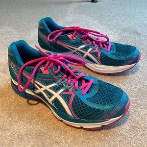 ASICS women’s Gel Flux 3 Size 9
